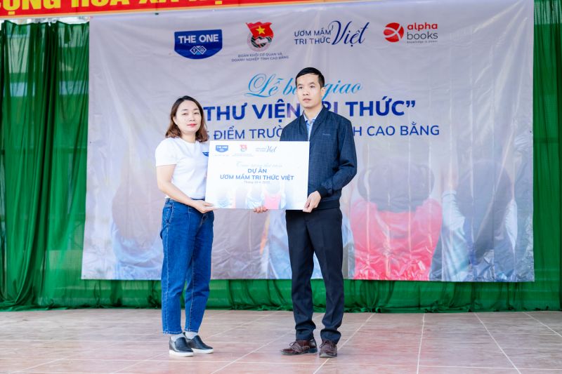Hành trình Ươm Mầm Tri Thức Việt - Góp phần đem tri thức đến với các em học sinh tỉnh Cao Bằng